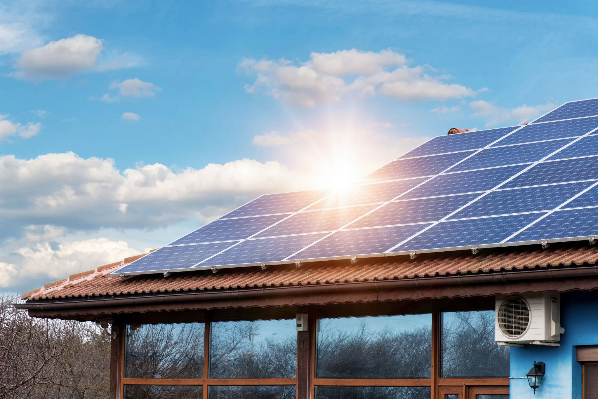 solar on roof 2048x1367 edit